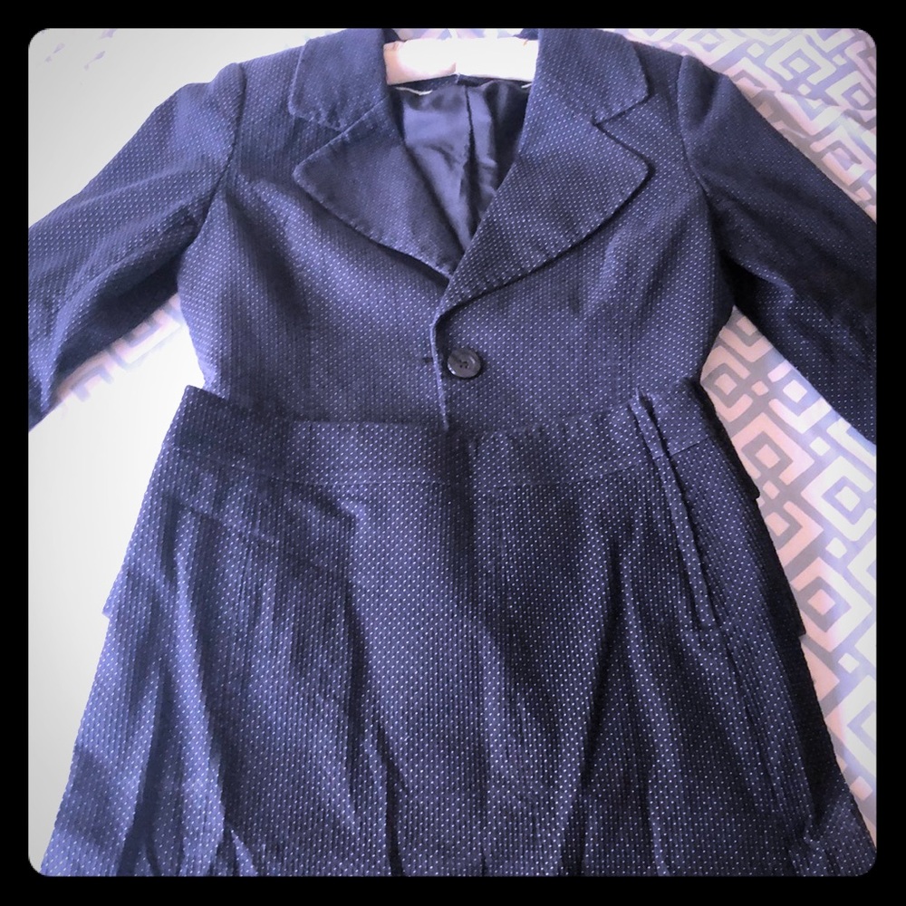 Skirt suit